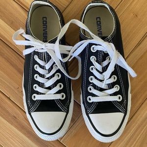 Converse Black Low Top Sz 6.5